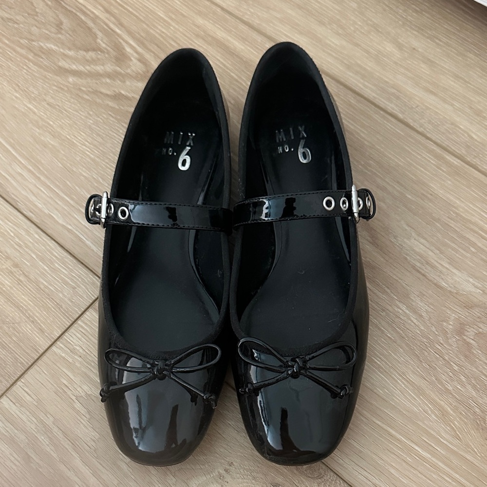 Mix No. 6 Black Patent Leather Flats with Bow